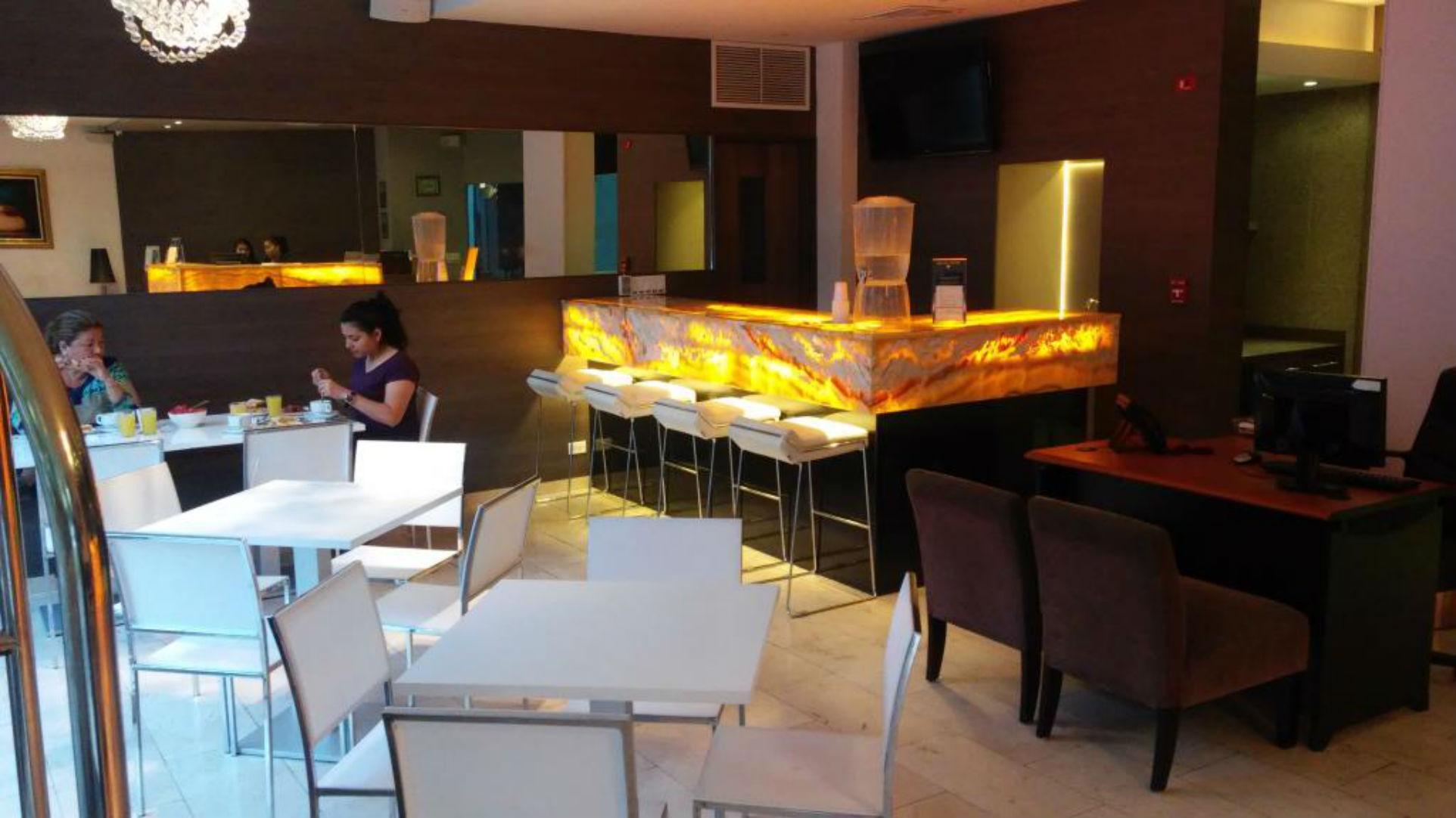 Ambassador Hotel 3*