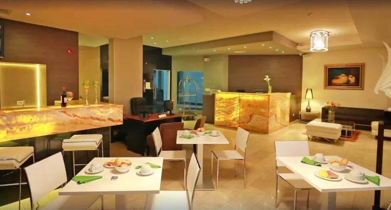 Ambassador Hotel 3*