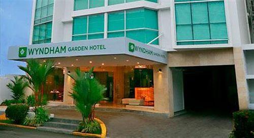 Ambassador Hotel 3*