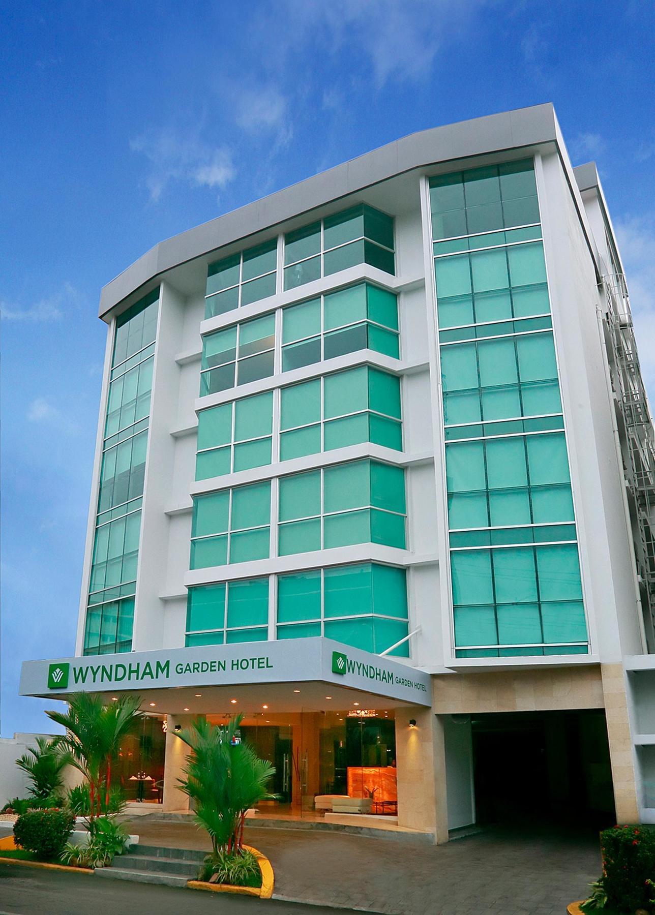 Ambassador 3*